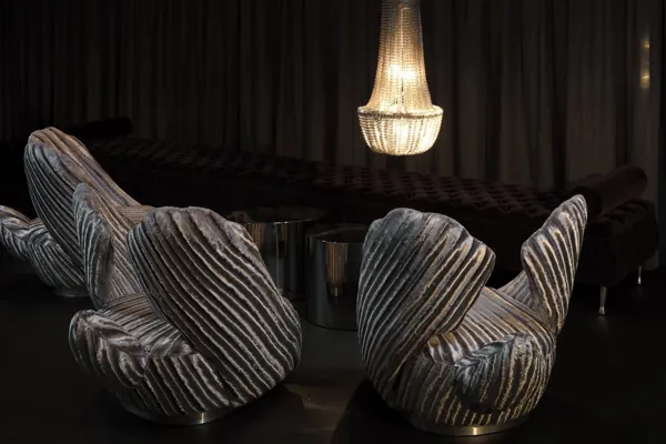 Lounge mit Sitzgruppen im Roomers Hotel Frankfurt